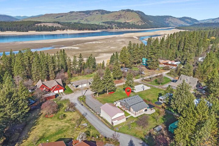 Property Photo:  1903 Orchard Dr  WA 99126 