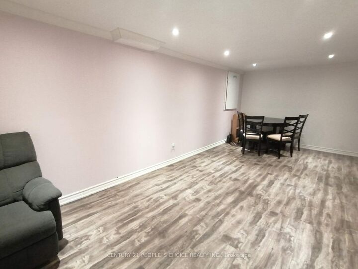 Photo de la propriété:  115 McMurchy Avenue S Bsmt  ON L6Y 1Z1 