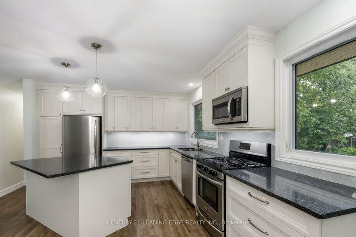 Photo de la propriété:  306 Lindan (Room 3) Avenue  ON K9L 1K6 