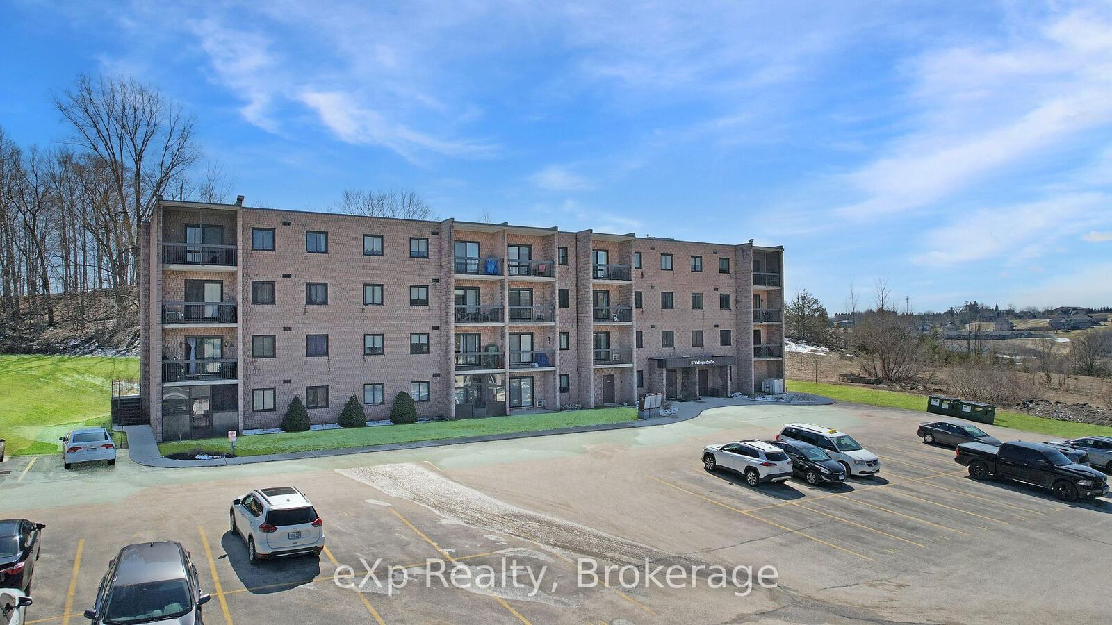 Property Photo: 5 Valleyside Drive 402 ON N0G 2V0