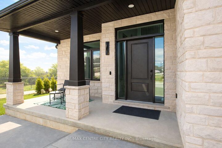Property Photo: 211 Foxborough Place ON N0M 2P0