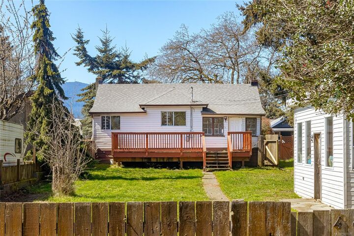 485 Park Ave — photo 1