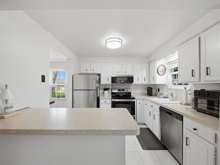 Property Photo:  3073 Raintree Dr  PA 15044 