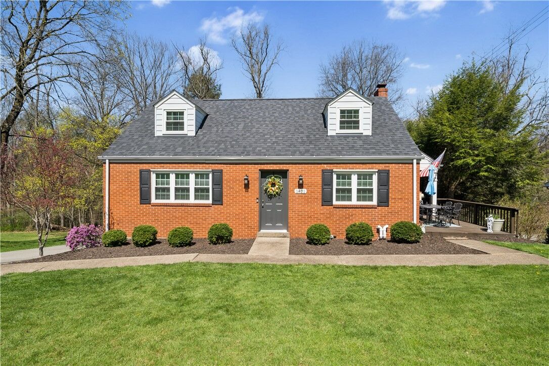 Property Photo: 1421 Lakeside Drive PA 15101