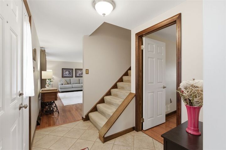 Property Photo:  9044 Woodview Drive  PA 15237 