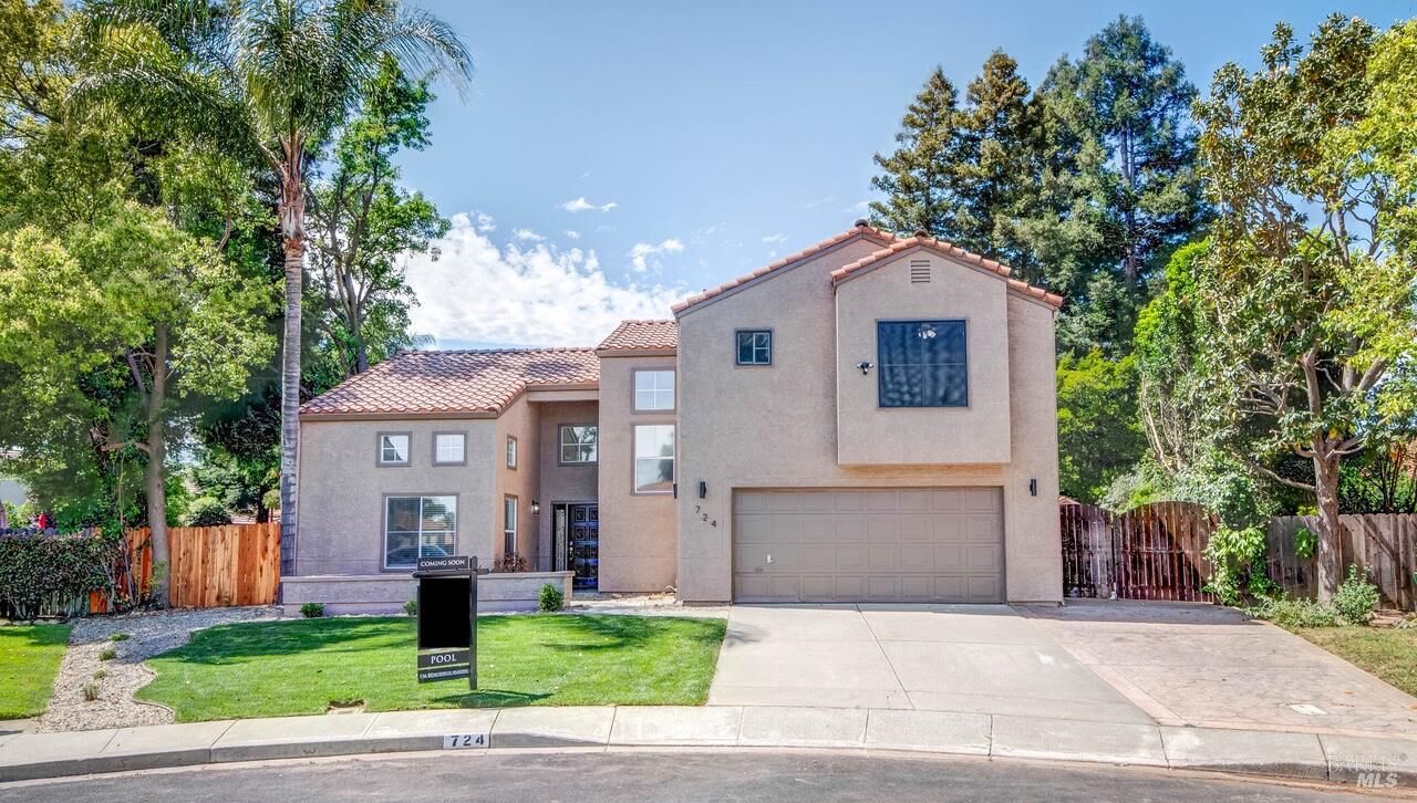 Property Photo:  724 Ashford Court  CA 95687 