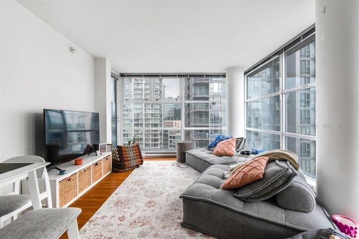 Property Photo: 111 W Georgia Street 1806 BC V6B 1T8