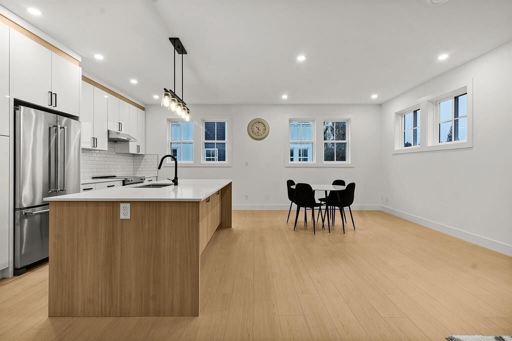 Property Photo: 2360 Crescent Way 2 BC V2S 3M2