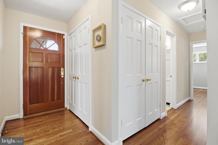 Property Photo:  9924 Pinehurst Avenue  VA 22030 