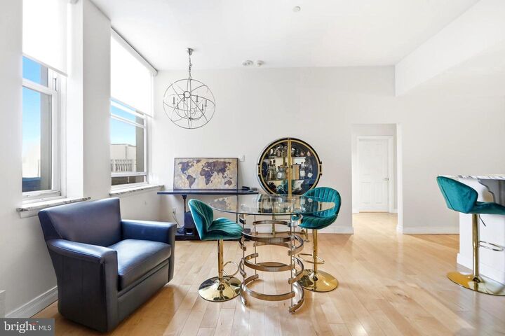 Property Photo:  1600 Arch Street 1905  PA 19103 