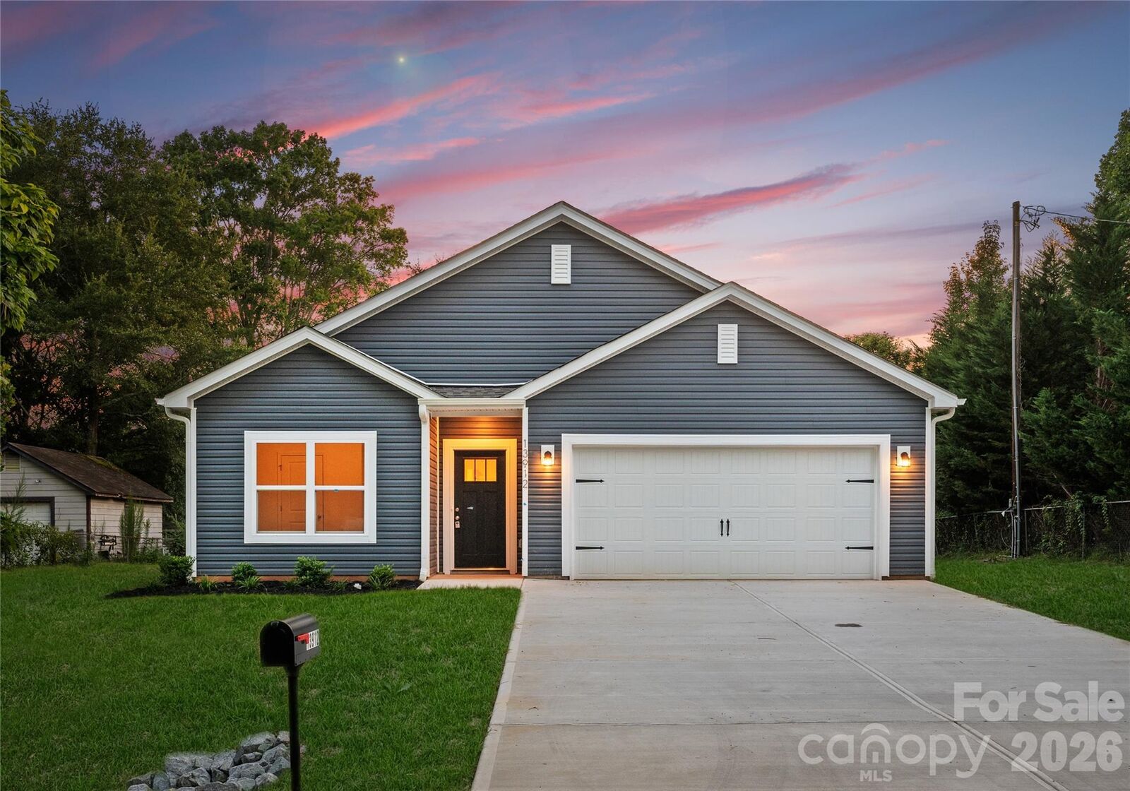 Property Photo:  13917 Stillwood Place  NC 28105 