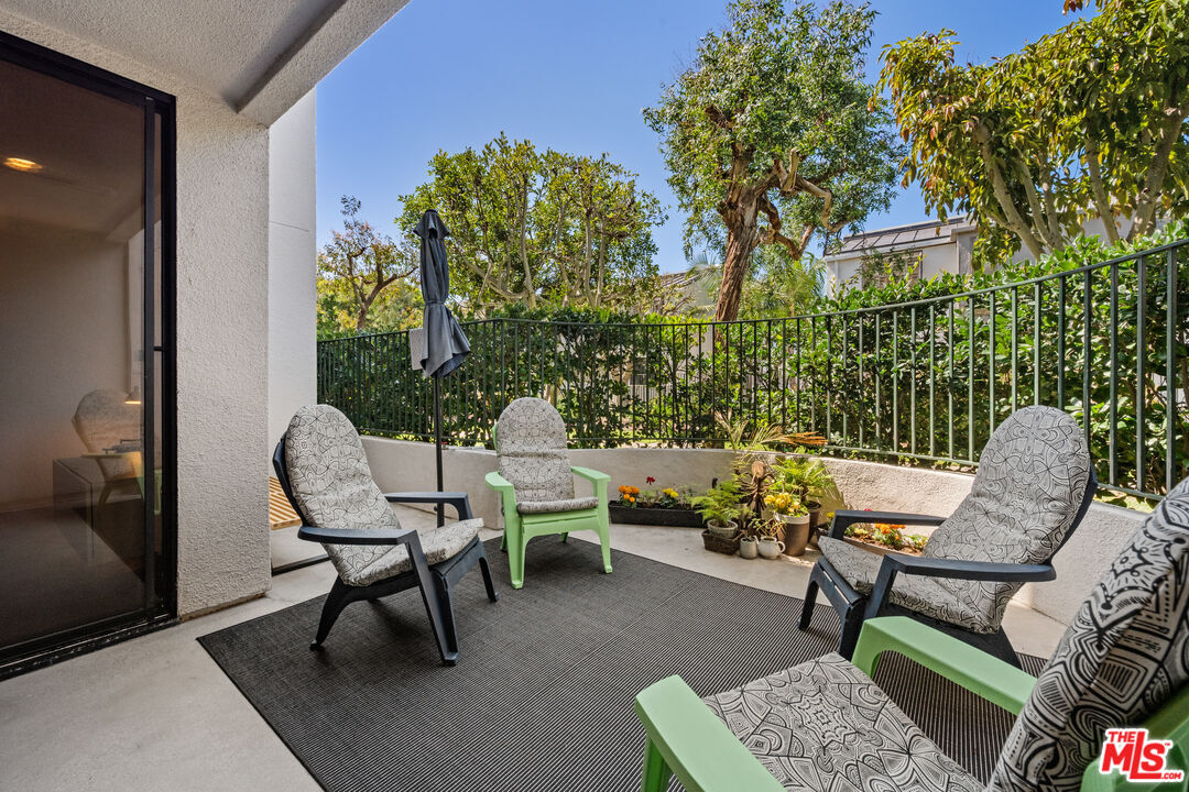 Property Photo:  2960 Neilson Way  CA 90405 