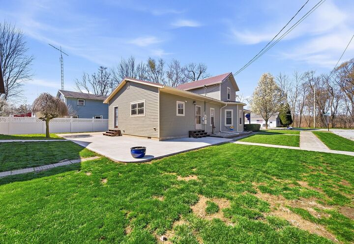 Property Photo: 186 N Front Street OH 43332