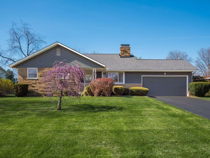 Property Photo:  3460 Darbyshire Drive  OH 43026 