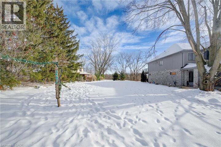 Property Photo:  54 Roos Street  ON N2P 1H9 