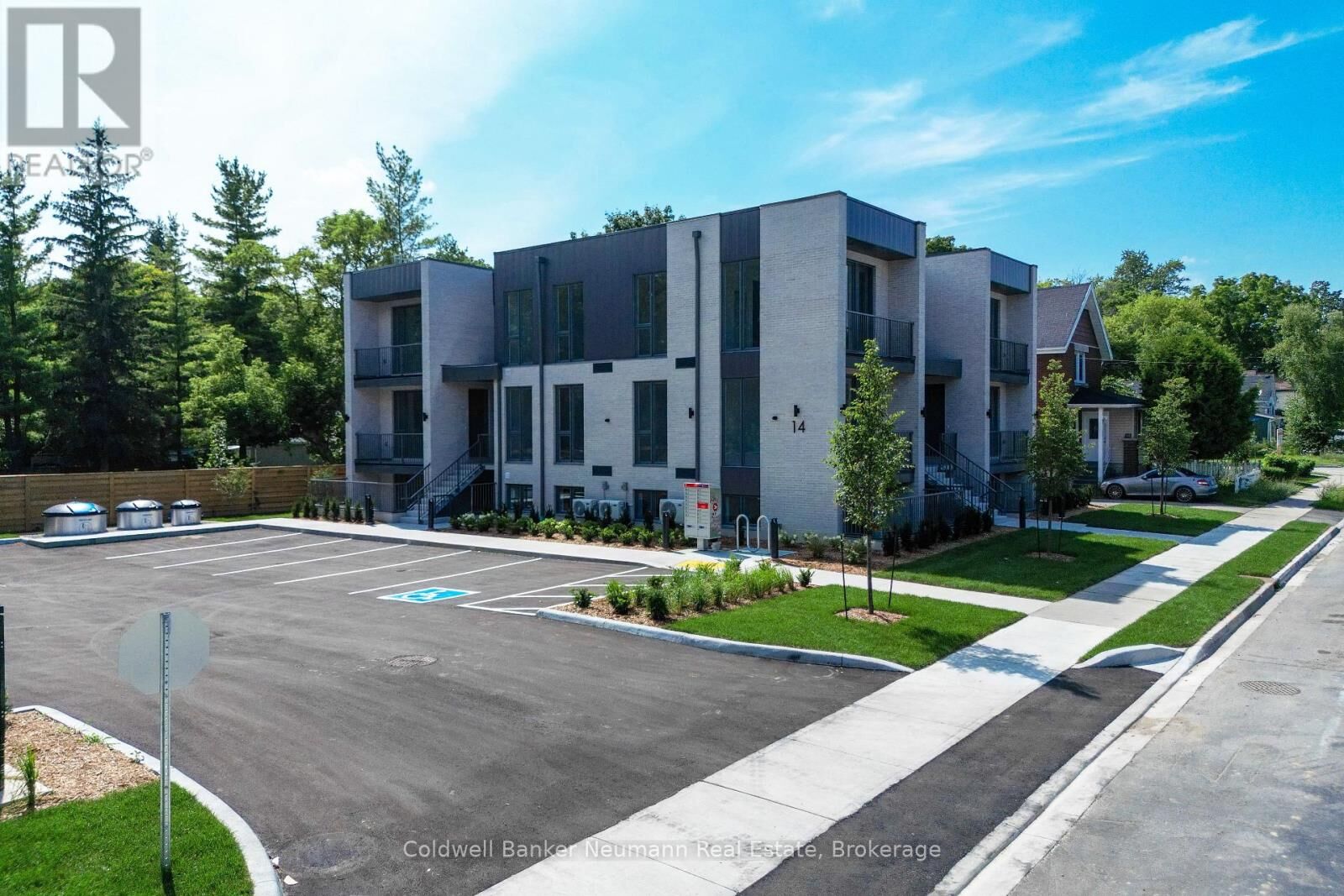 Photo de la propriété:  14 Stevenson Street North 5  ON N1E 5A4 