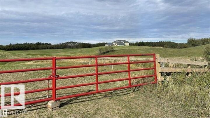 Property Photo: 49156 Hyw 623 AB T4V 2N1