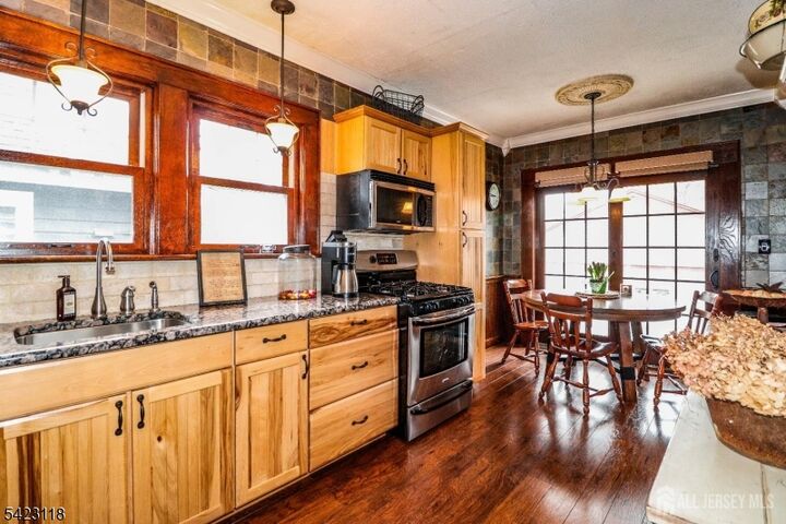 Property Photo:  544 W Meadow Ave  NJ 07065 