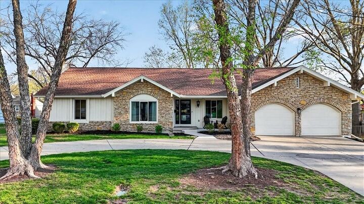 Property Photo:  7616 W 98th Terrace  KS 66212 