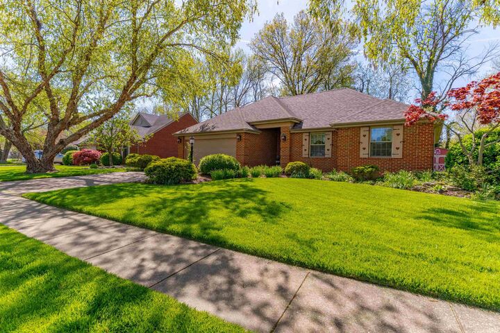 Property Photo:  401 Hunters Green  IN 47711 