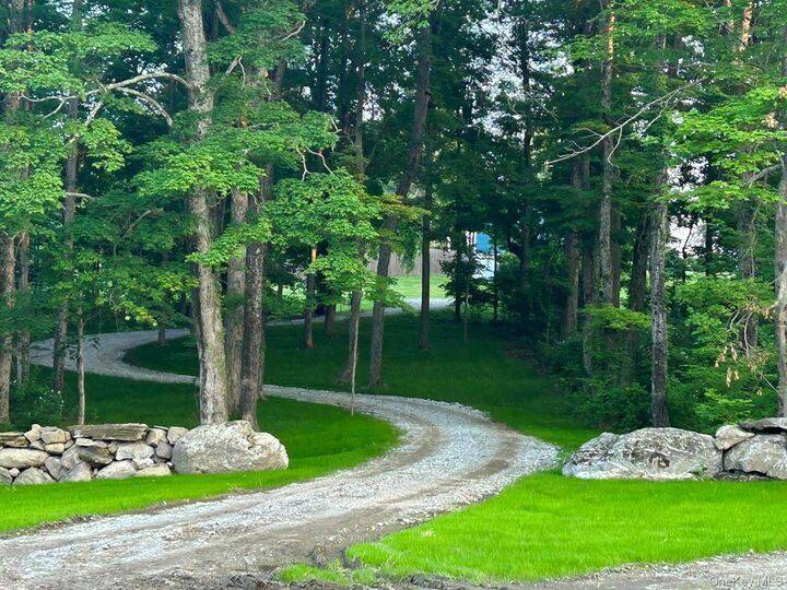 Property Photo:  42 Hy Vue Terrace  NY 12546 