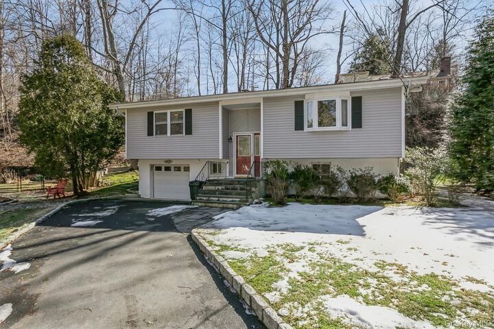 Property Photo:  33 Brookside Place  NY 10570 