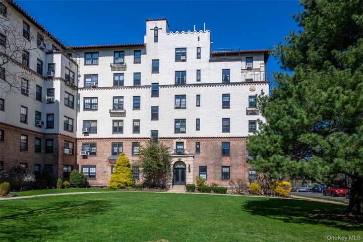 Property Photo:  1273 North Avenue 7/2G  NY 10804 