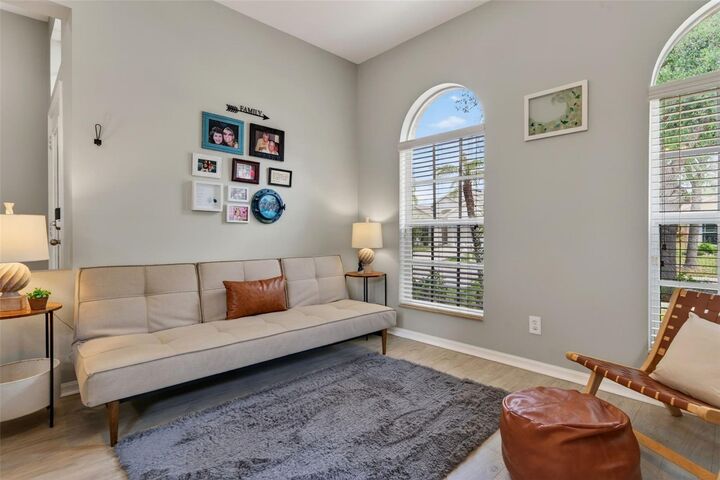 Property Photo:  408 Delwood Breck Street  FL 33570 