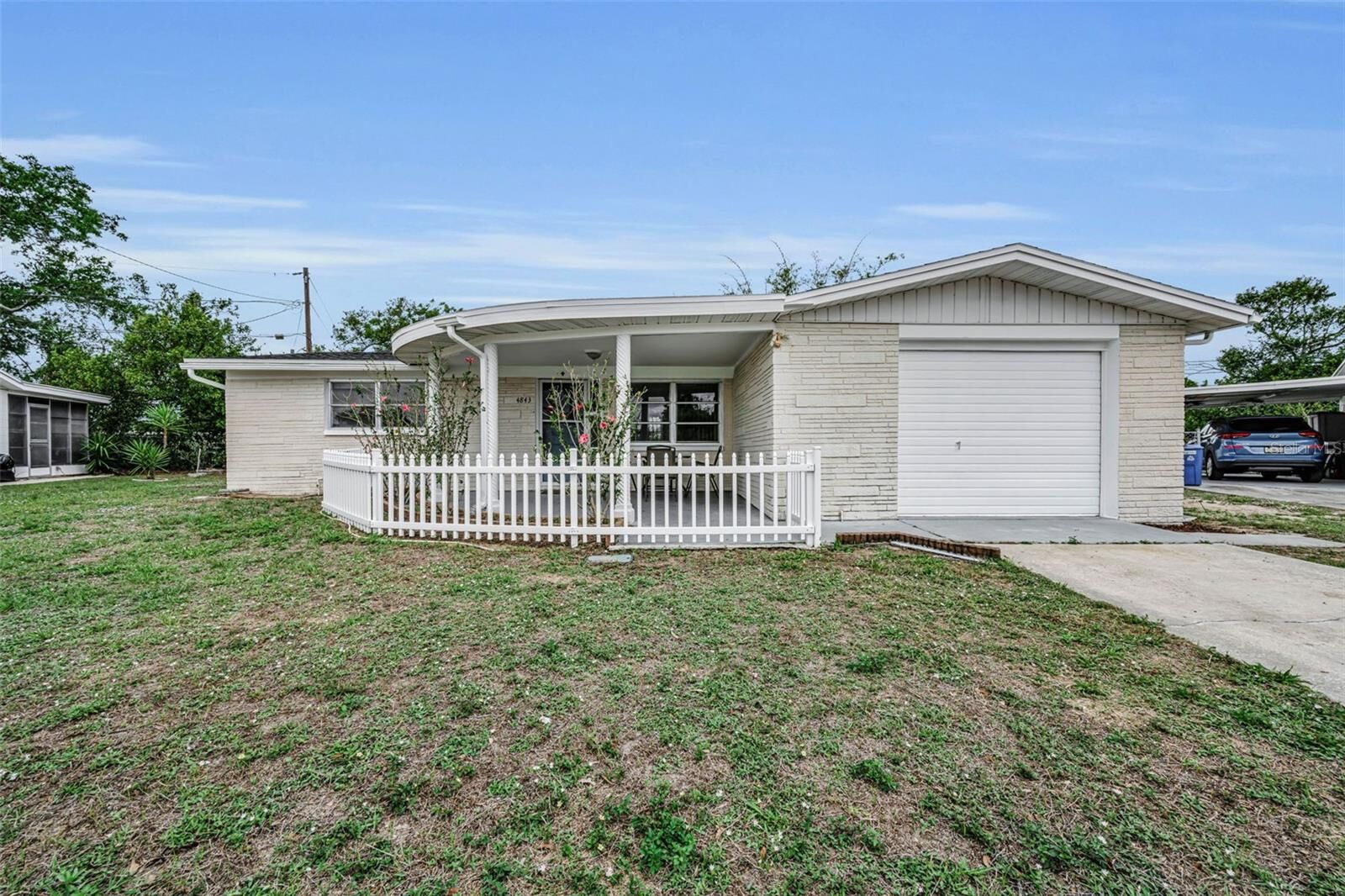 Property Photo:  4843 Calais Drive  FL 34690 