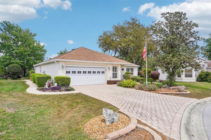 Property Photo: 9469 SE 176th Saffold Street FL 32162