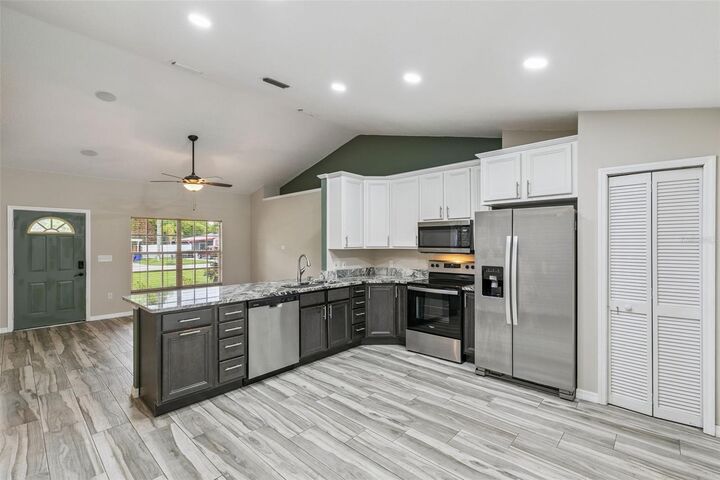 Property Photo:  1711 Charleston Lane  FL 34769 