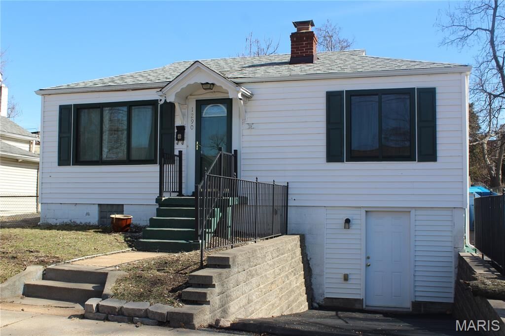 Property Photo: 1290 Purcell Avenue MO 63133