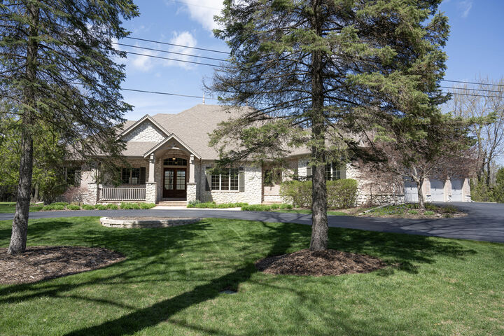 Property Photo:  1512 W County Line Rd  WI 53092 
