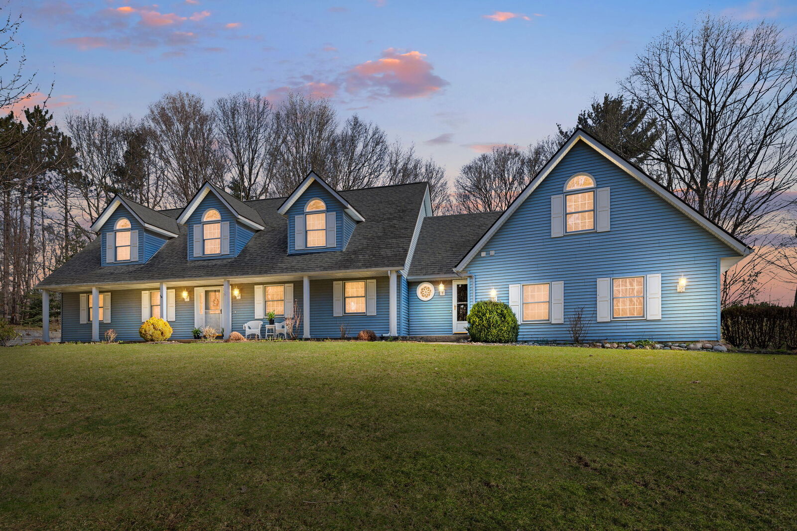 Property Photo: 8894 Lakeshore Avenue MI 49460