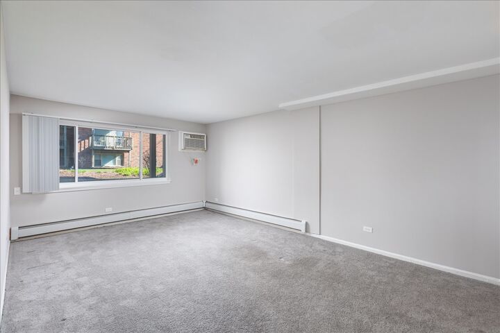 Property Photo: 5740 East Avenue 1C IL 60525