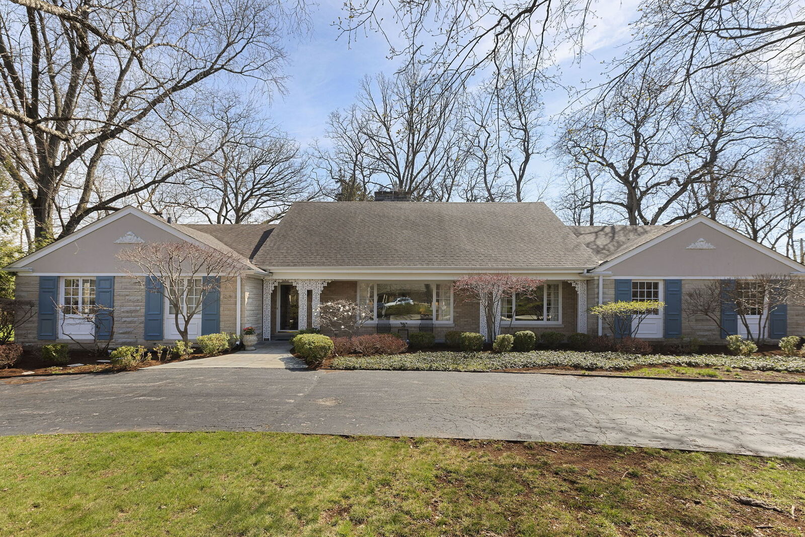 Property Photo:  835 Timberline Drive  IL 60025 