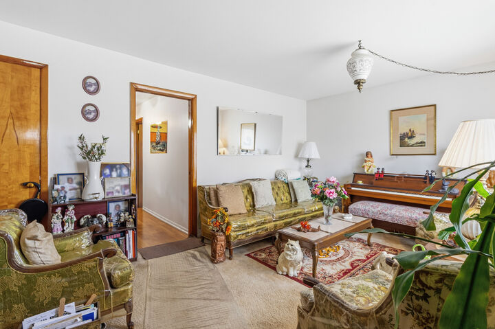 Property Photo:  624 S 17th Avenue  IL 60153 