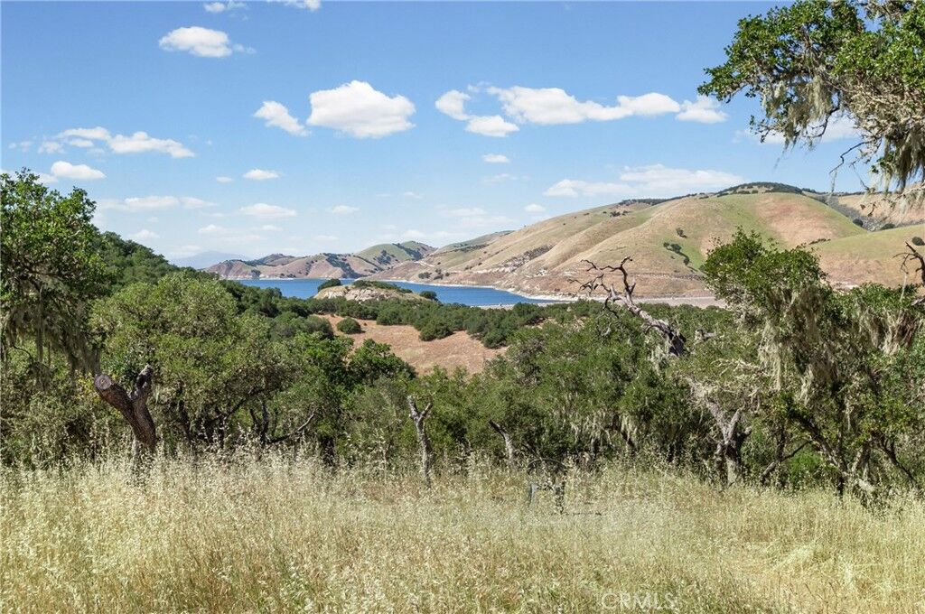 Property Photo:  61446 Vista  CA 93426 