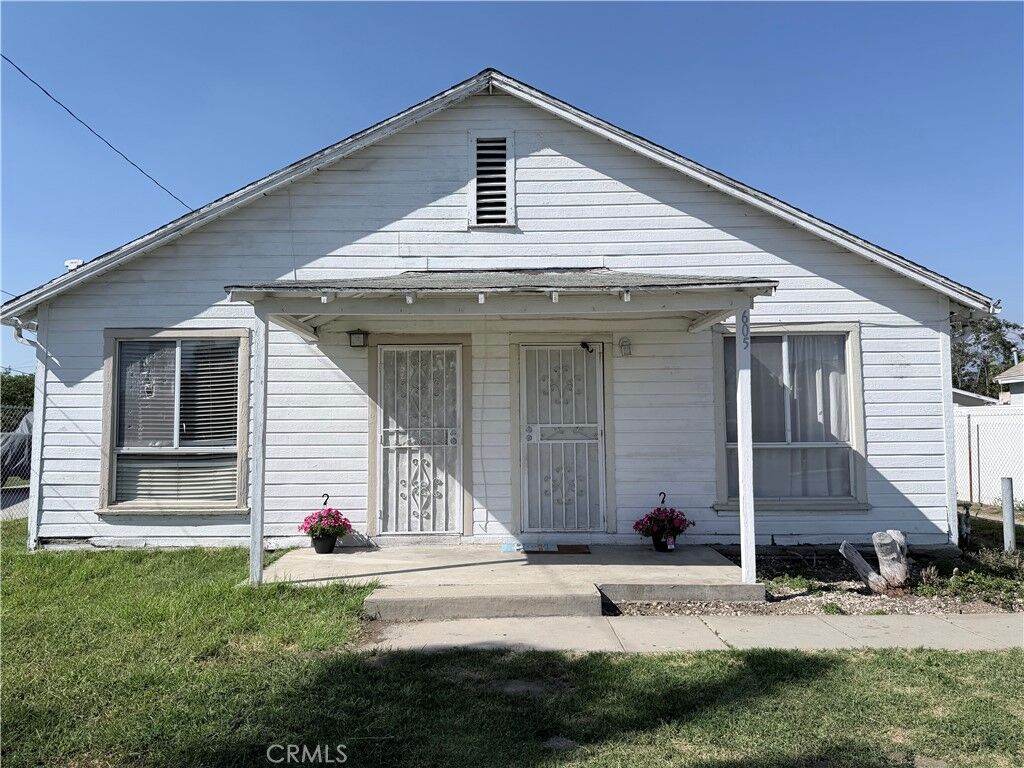 Property Photo:  603 E Grand  CA 91766 