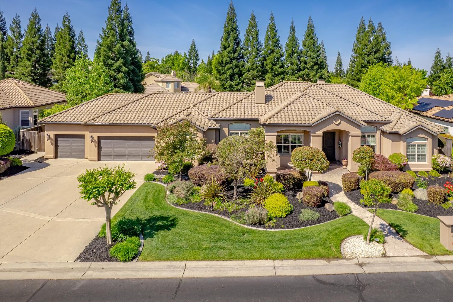 Property Photo:  4432 Redstone Court  CA 95746 