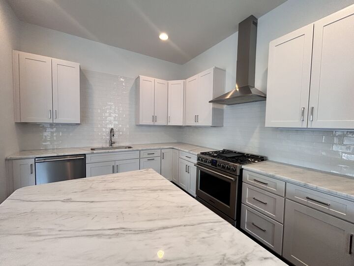 Property Photo: 913B 14th Ave S TN 37212