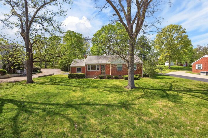 Property Photo:  116 S Graycroft Ave  TN 37115 