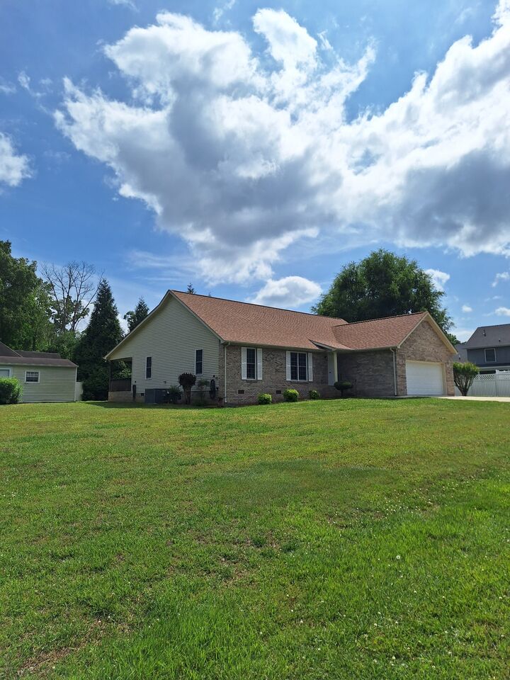 Property Photo:  38 Murray Lake Dr  TN 37398 