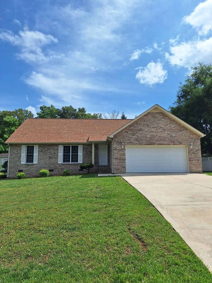 Property Photo: 38 Murray Lake Dr TN 37398