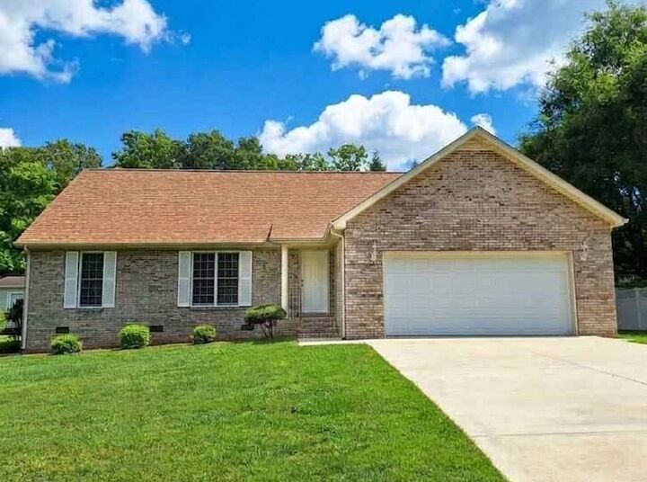 Property Photo: 38 Murray Lake Dr TN 37398