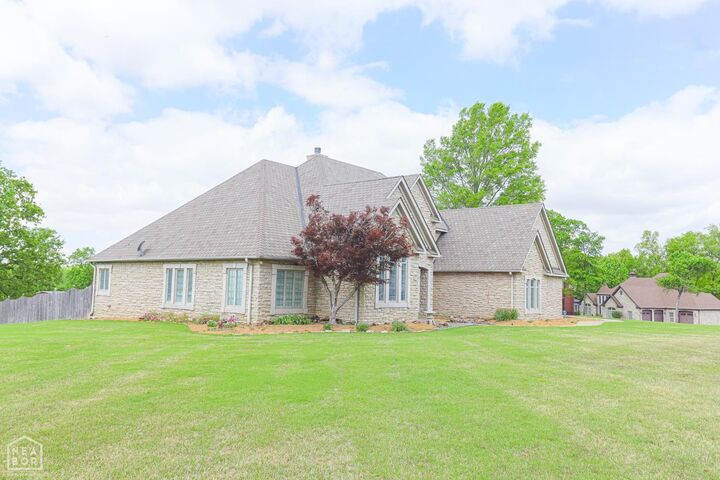 Property Photo:  401 Huntcliff Drive  AR 72404 