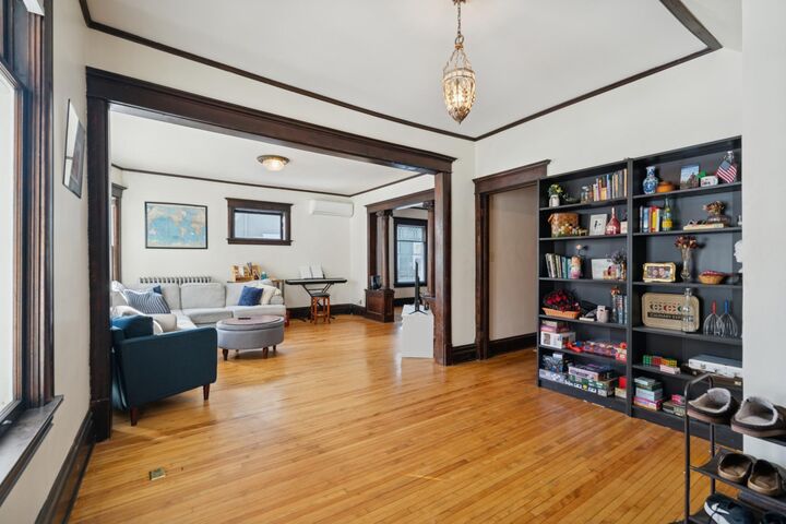 Property Photo:  2120 Emerson Avenue S  MN 55405 