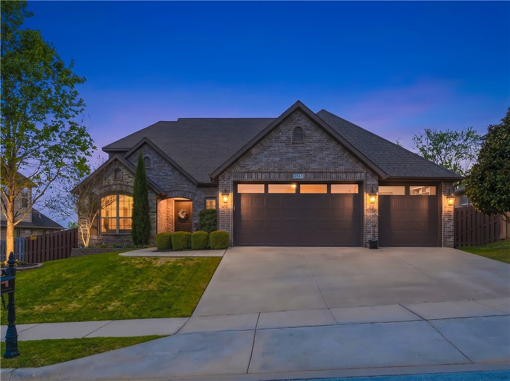 Property Photo:  2513 S Horizon Boulevard  AR 72758 