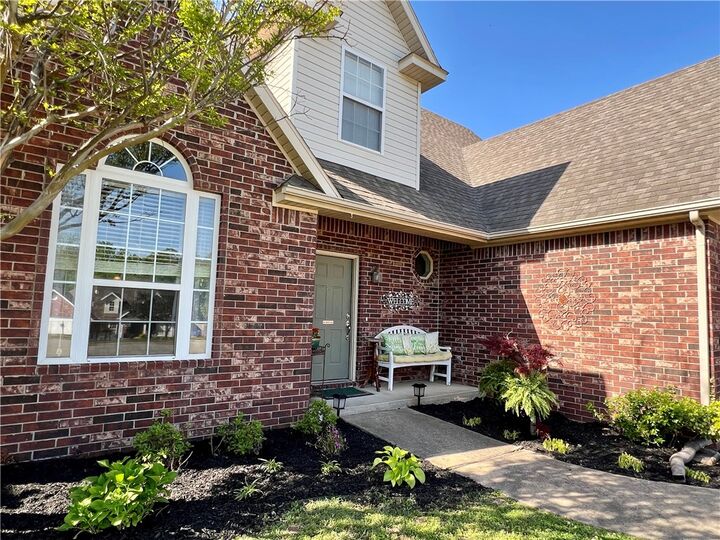 Property Photo: 3381 Eaglecrest Circle AR 72762