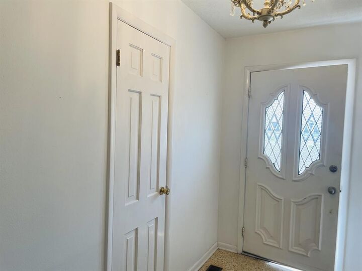 Property Photo:  1000 N Byers Avenue  OK 73554 